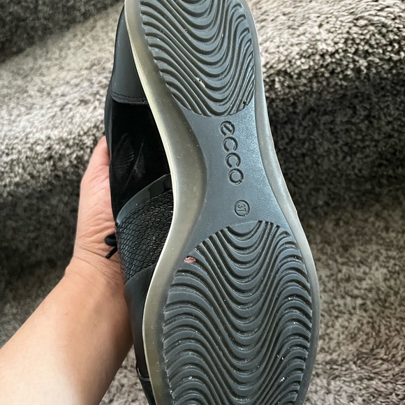 ECCO REAL LEATHER SHOES IN EUC SIZE 37 - Picture 4 of 6
